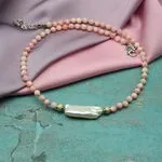 Минималистичные ожерелья с натуральными камнями