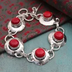 Серебряный браслет с красным кораллом